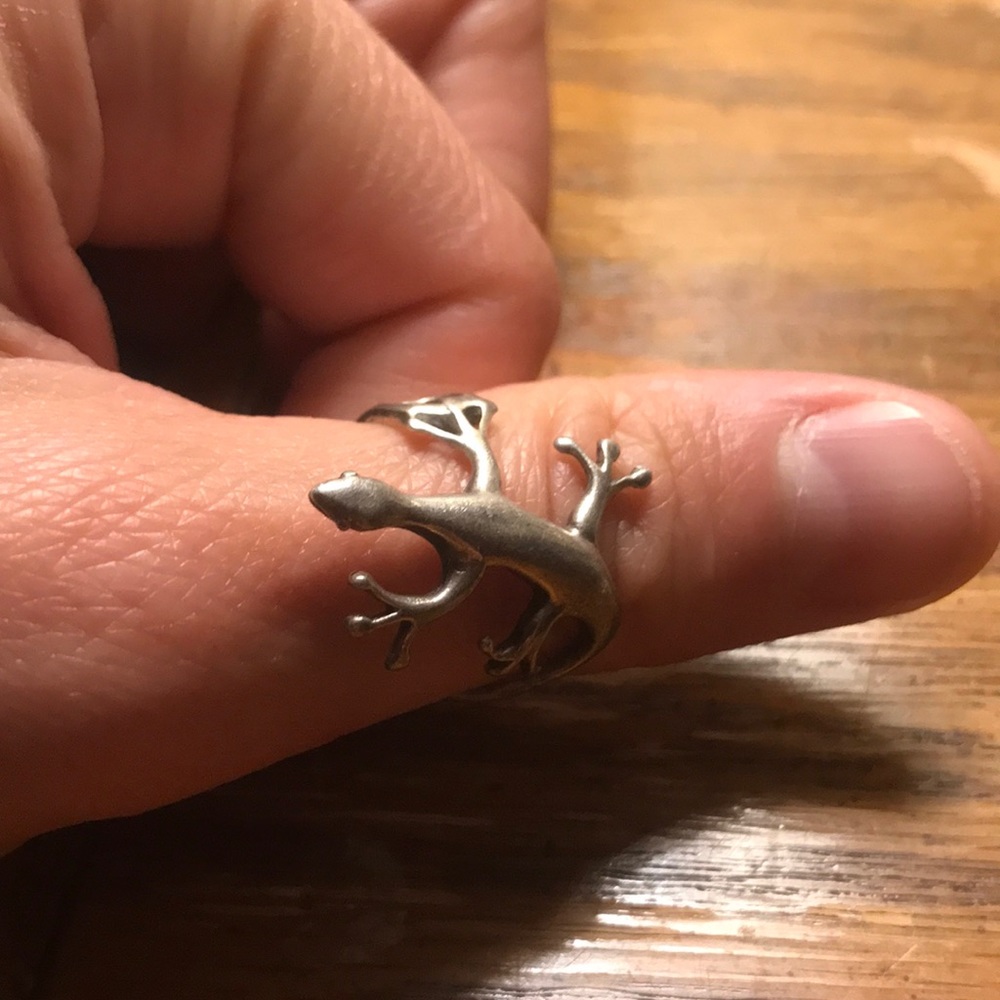 Lizard ring